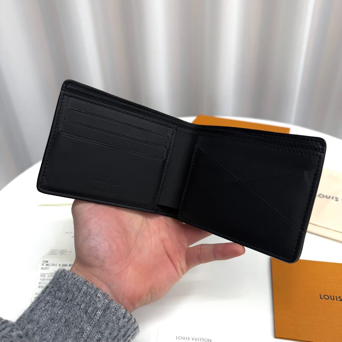 [백화점 / 풀박스] 루이비통 쉐도우 멀티플 월릿 반지갑 블랙 상품이미지3