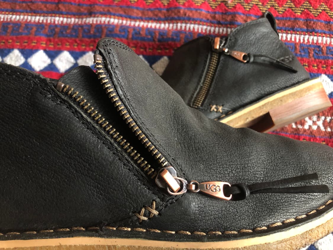 어그 블랙레더 앵클부츠 245 상품이미지7