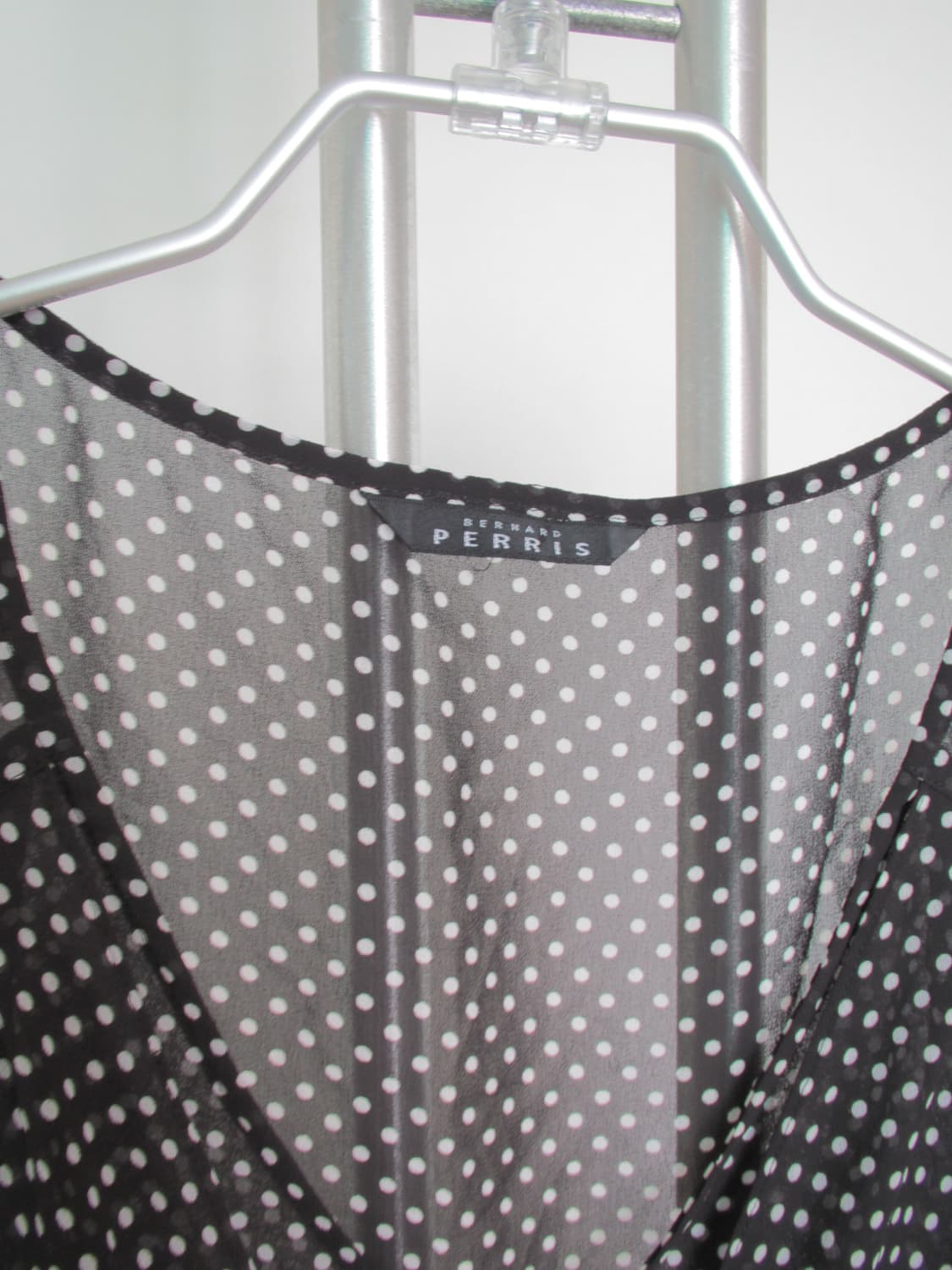 Sernard Perris dot sleeveless blouse 상품이미지7