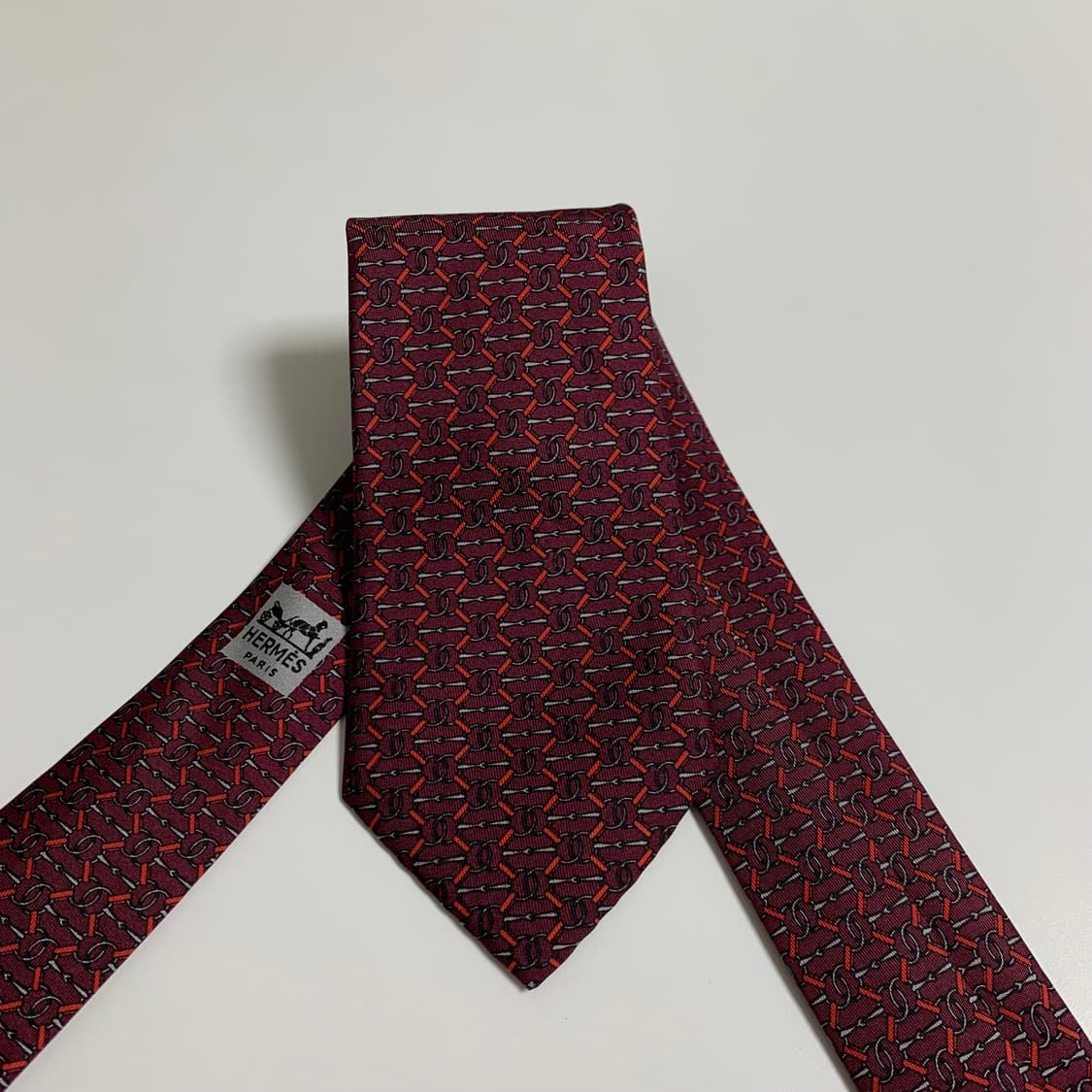 에르메스(HERMES) 레드컬러 기하학적패턴 명품넥타이 A+ 최상급 상품이미지8