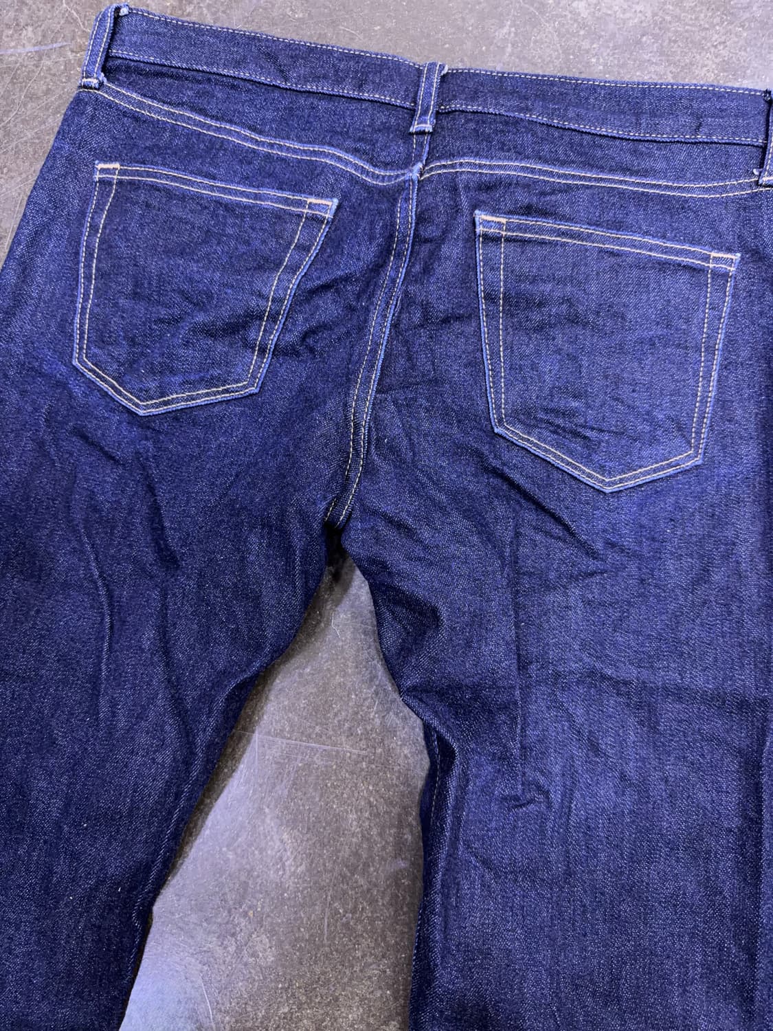 유니클로 슬림 스트레이트핏 셀비지 데님팬츠 딥인디고 32 상품이미지7