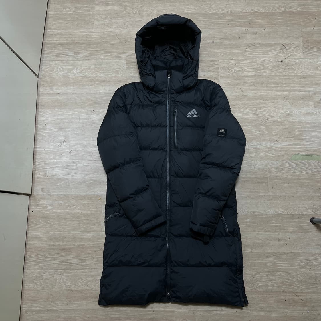 아디다스 액티브 덕다운 퍼포먼스 로고 후드 롱패딩 점퍼 [블랙] S/90 상품이미지1