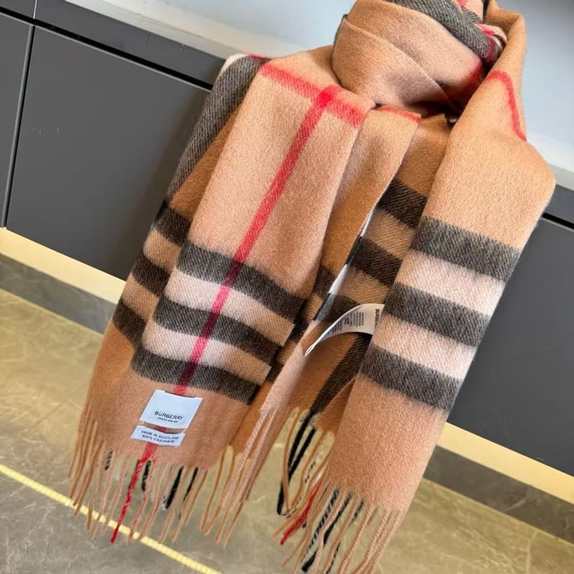 버버리숙녀 리버서블 스카프
 상품이미지5