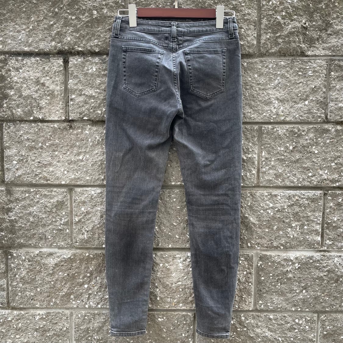 [29]Saint Laurent 14FW D02 그레이 스키니 데님 팬츠 상품이미지2