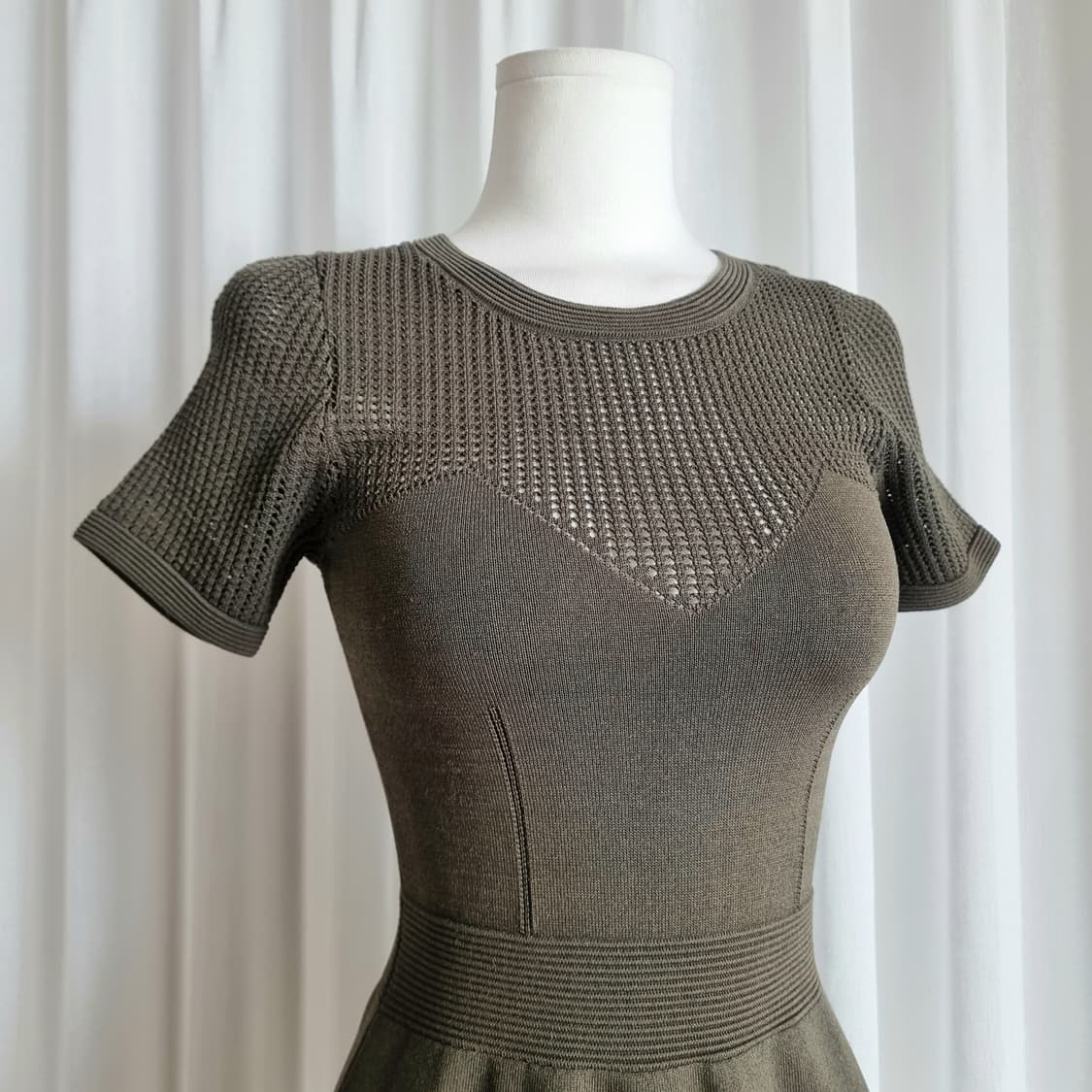 산드로 Sandro 니트 원피스 숏슬리브 진카키 (44-날씬55) 상품이미지4