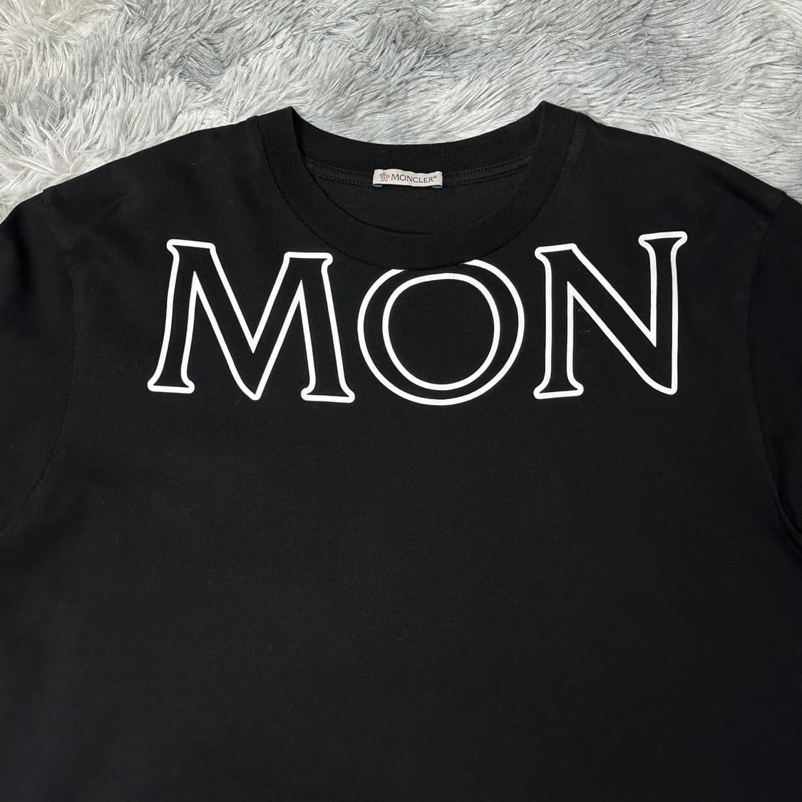 몽클레어 블랙 반팔  상품이미지2