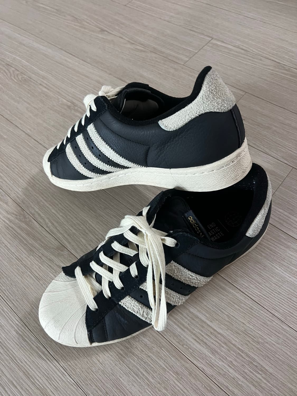 아디다스 슈퍼스타 82 블랙 화이트 270 상품이미지2