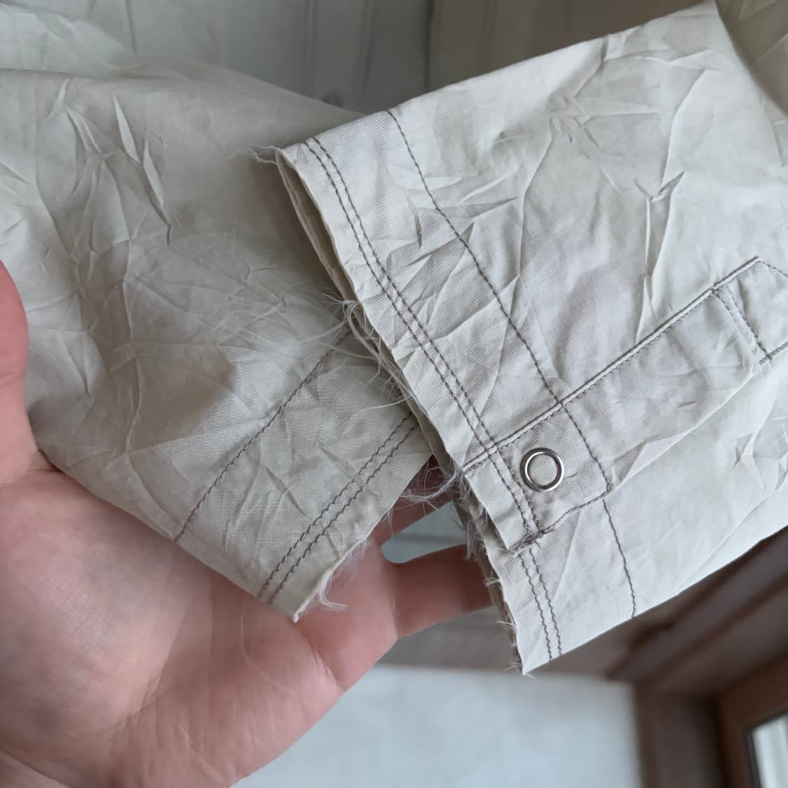 새상품(M)언어펙티드 크롭 트러커 셔츠 샌드 상품이미지3