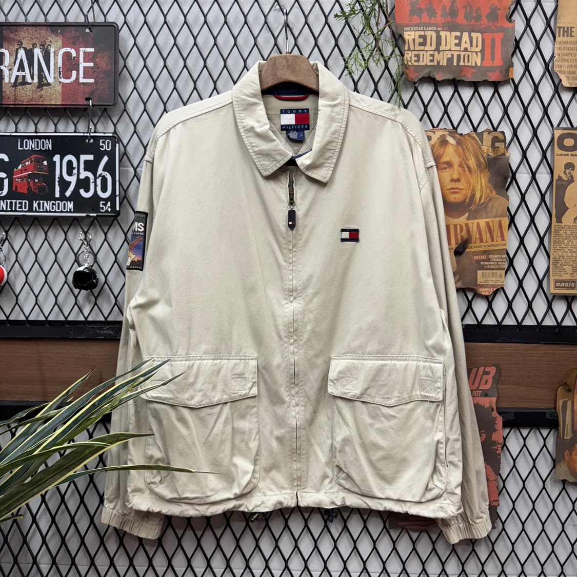 00s 하드록 X 타미힐피거 올드스쿨 봄버자켓 투포켓 디테일 화이트 상품이미지1