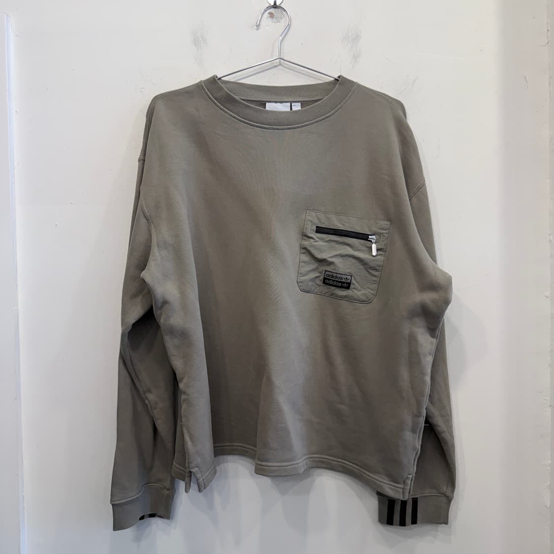 아디다스 크롭 오버핏 맨투맨 상품이미지1