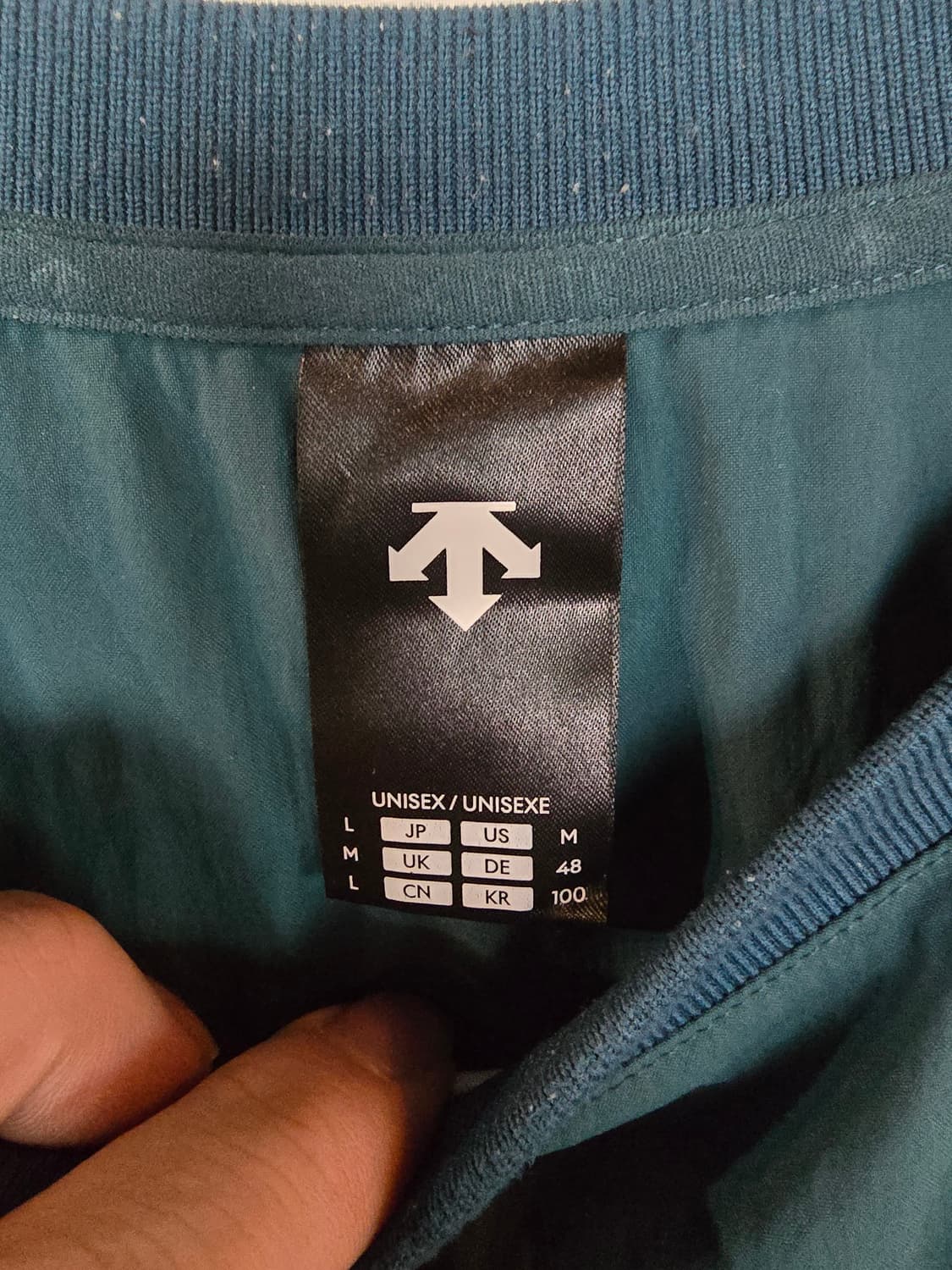 데상트 바람막이  상품이미지5