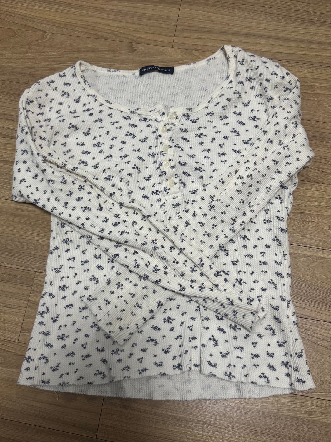 브랜디멜빌 플라워패턴 버튼티  상품이미지1