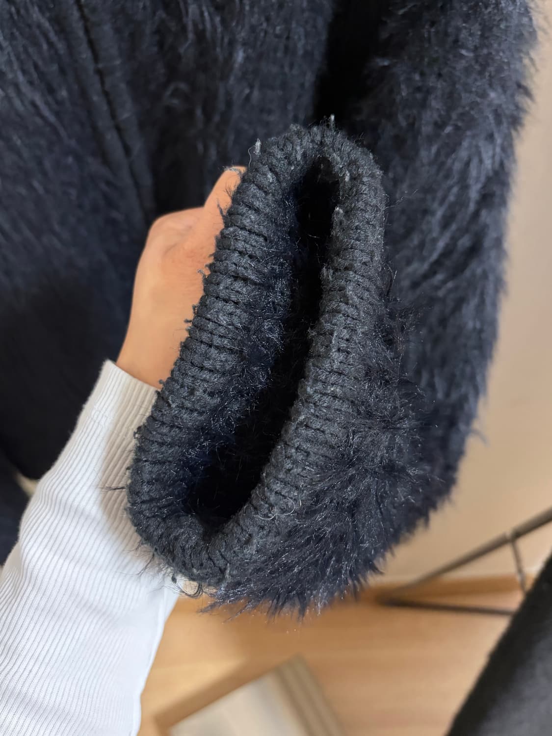 낫띵에브리띵 VEGAN FUR KNIT JACKET IN BLACK 상품이미지7