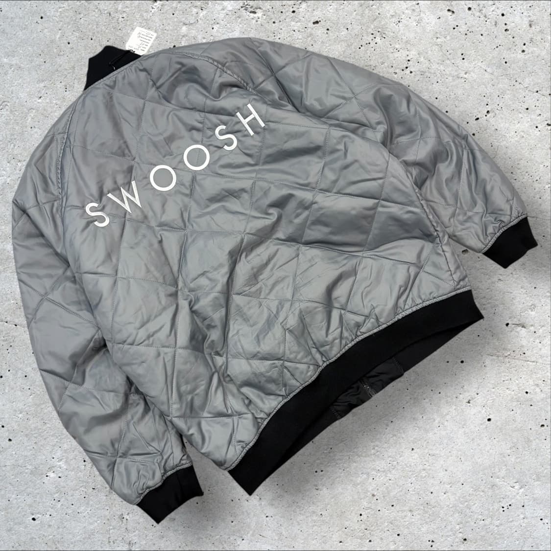 [XL] 나이키 리버시블 스우시 퀼팅 봄버 자켓 그레이 블랙 B556 상품이미지1