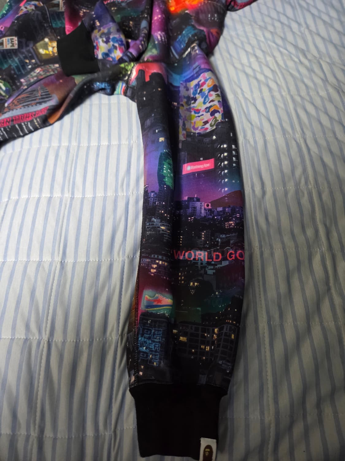 (희귀상품) 베이프 네온 도쿄 풀오버 후디 2XL 상품이미지5