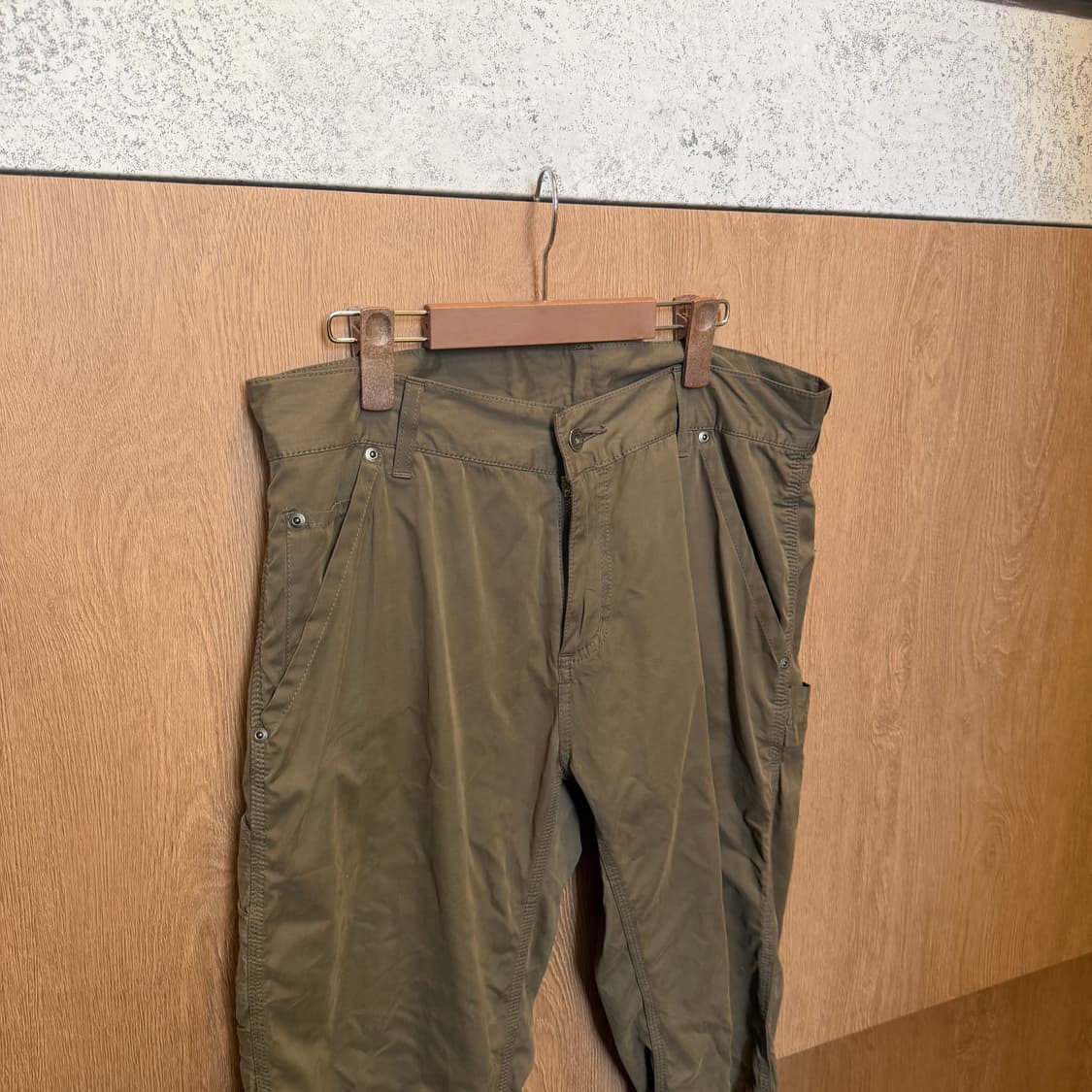 칼하트 9부 카고 카프리 팬츠 밑단 스트랩 디테일 카키 k73 상품이미지3
