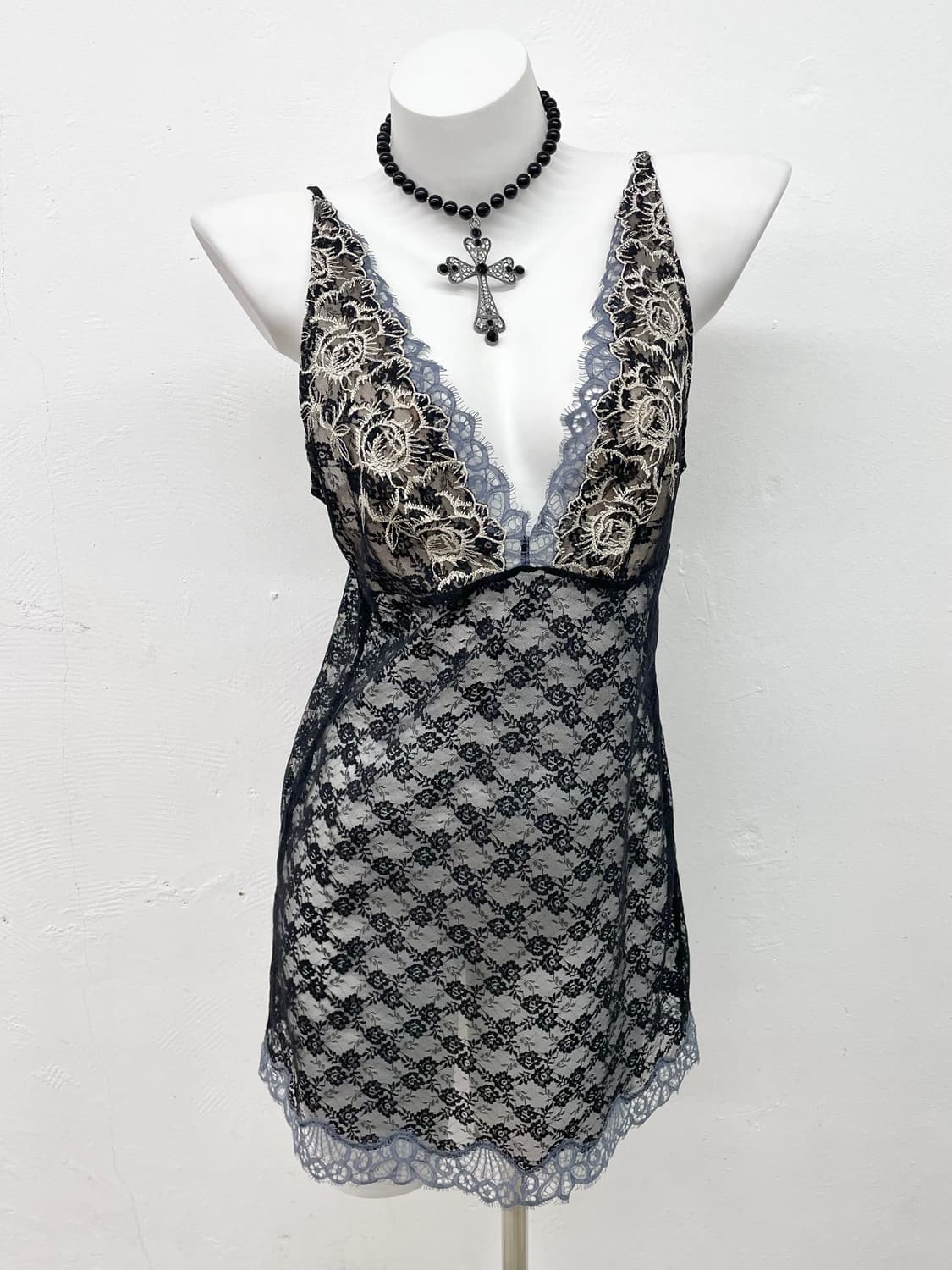 레이스 자수 디테일 슬립 상품이미지1