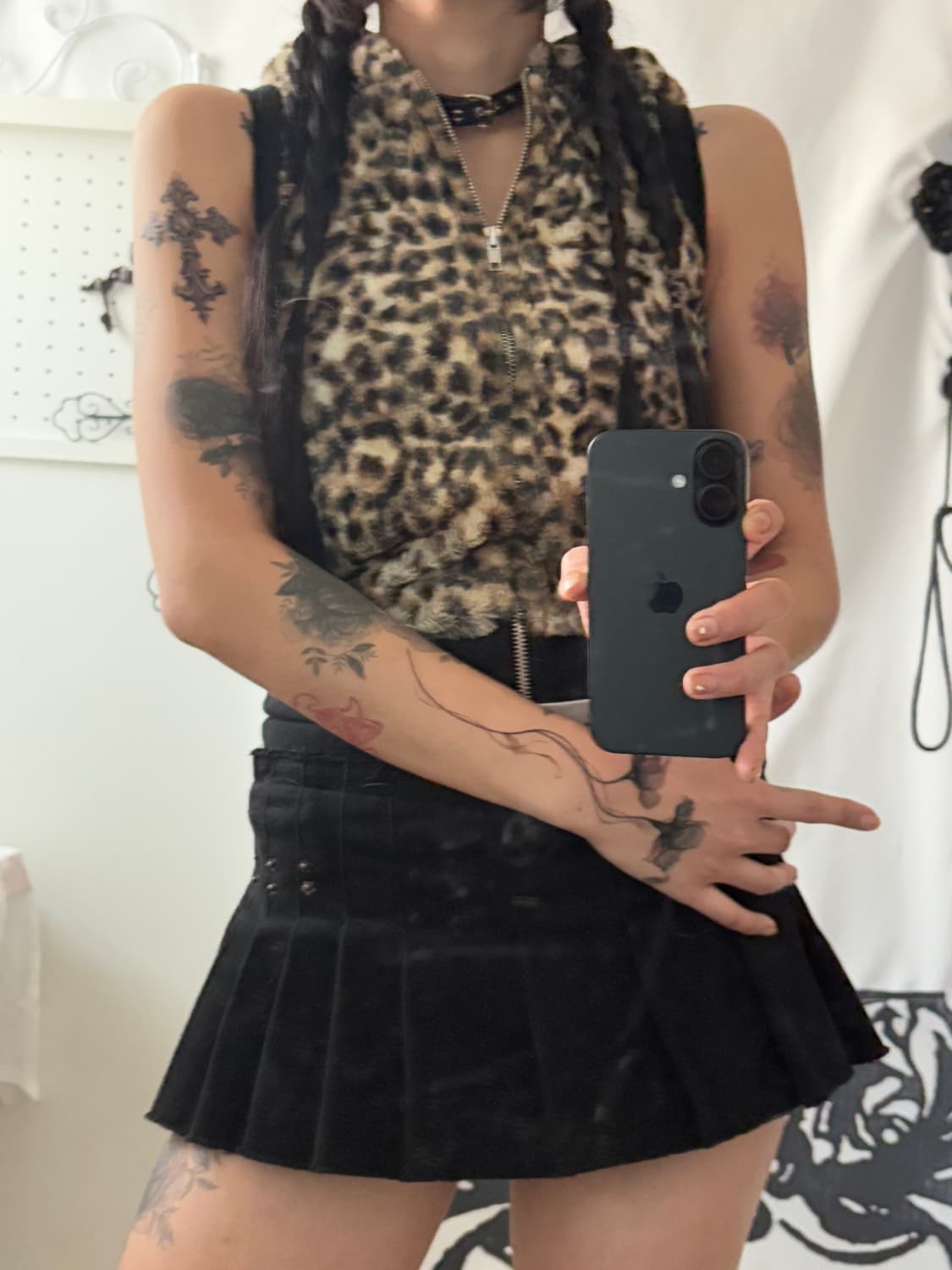 • Leopard Fake Fur Hooded Vest 상품이미지2