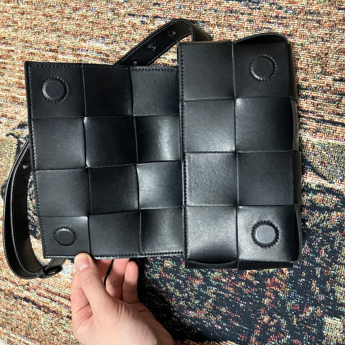 [OS] 보테가베네타 카세트 벨트백 블랙 상품이미지2