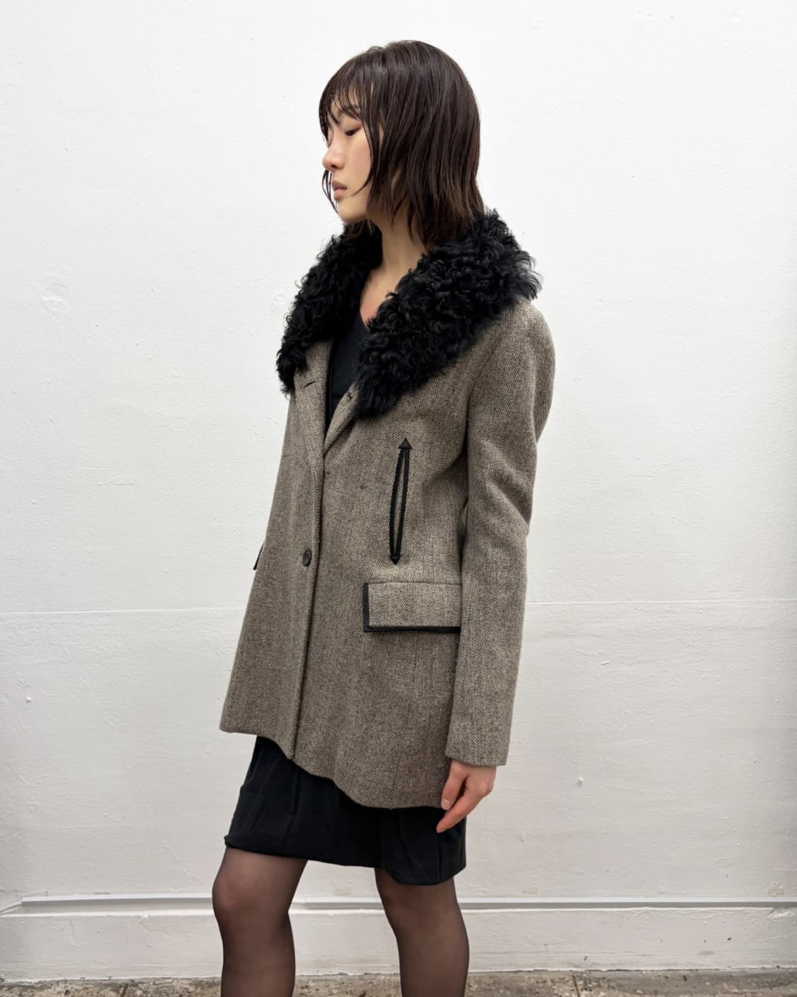 띠어리 퍼 트리밍 헤링본 하프 코트 상품이미지3