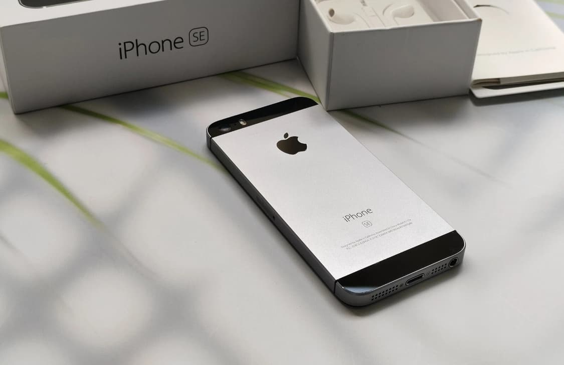 아이폰 SE 1 스페이스 그레이 64GB 팝니다 상품이미지3