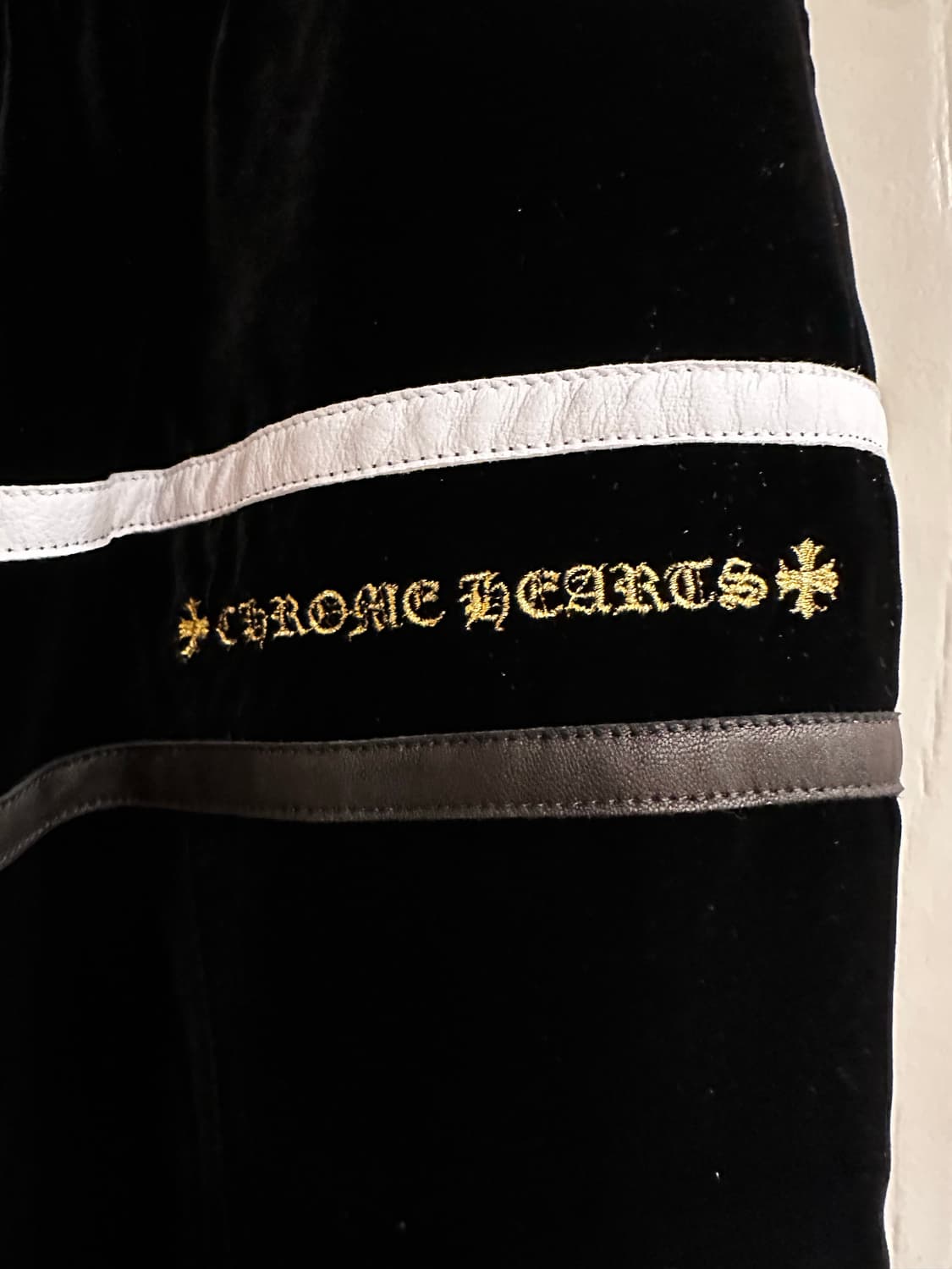 [XL]크롬하츠 벨벳 자수 트레이닝팬츠 상품이미지2