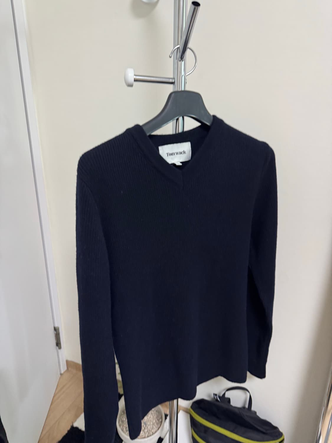 토니웩 v넥 니트 상품이미지1