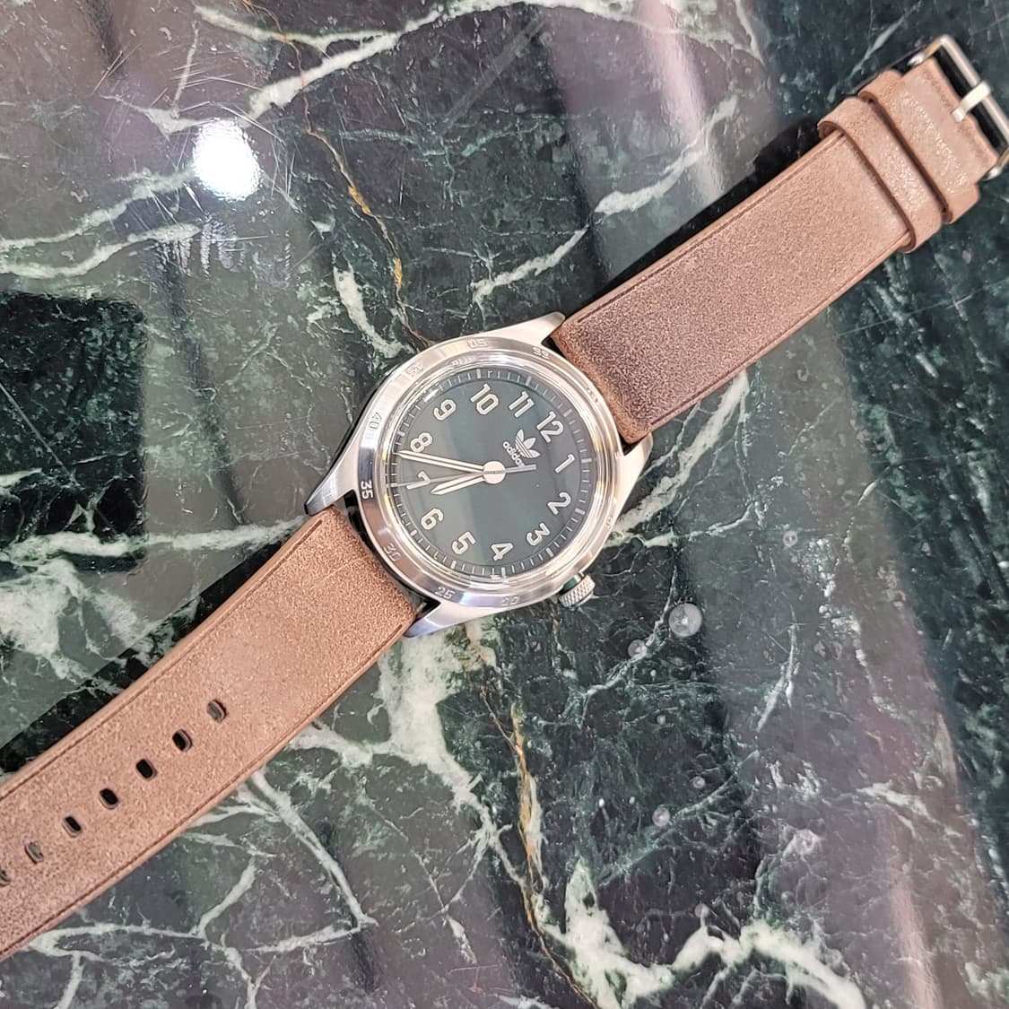 아디다스 그린 빈티지 브라운 가죽 남성시계 상품이미지2