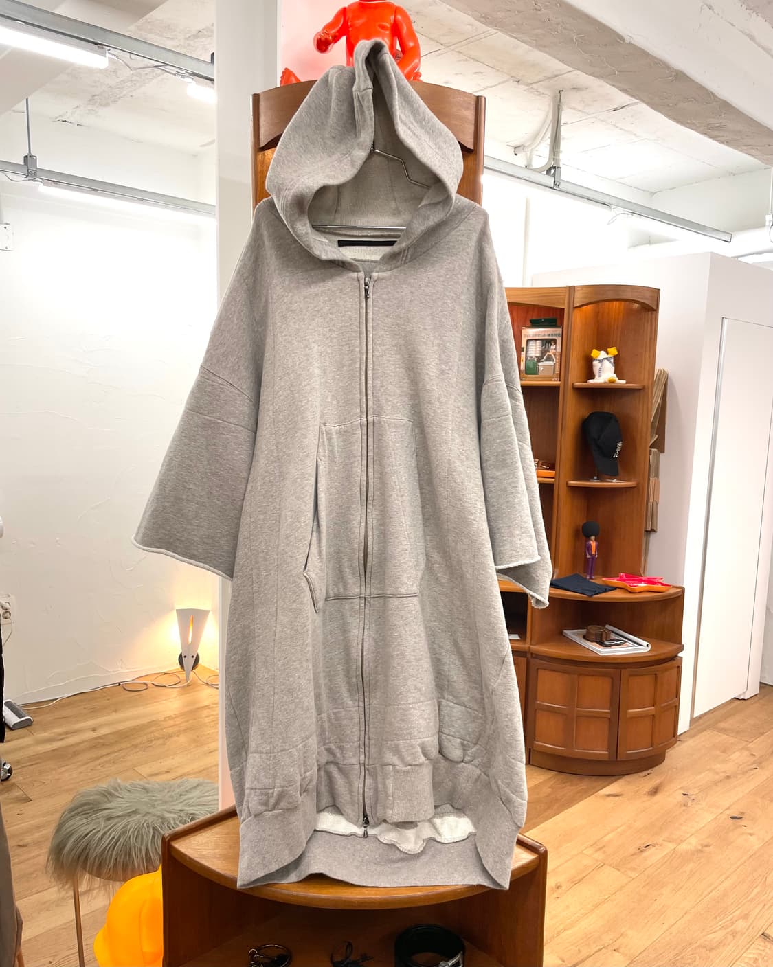 [1] 율리우스 롱 후드 집업 자켓 상품이미지1