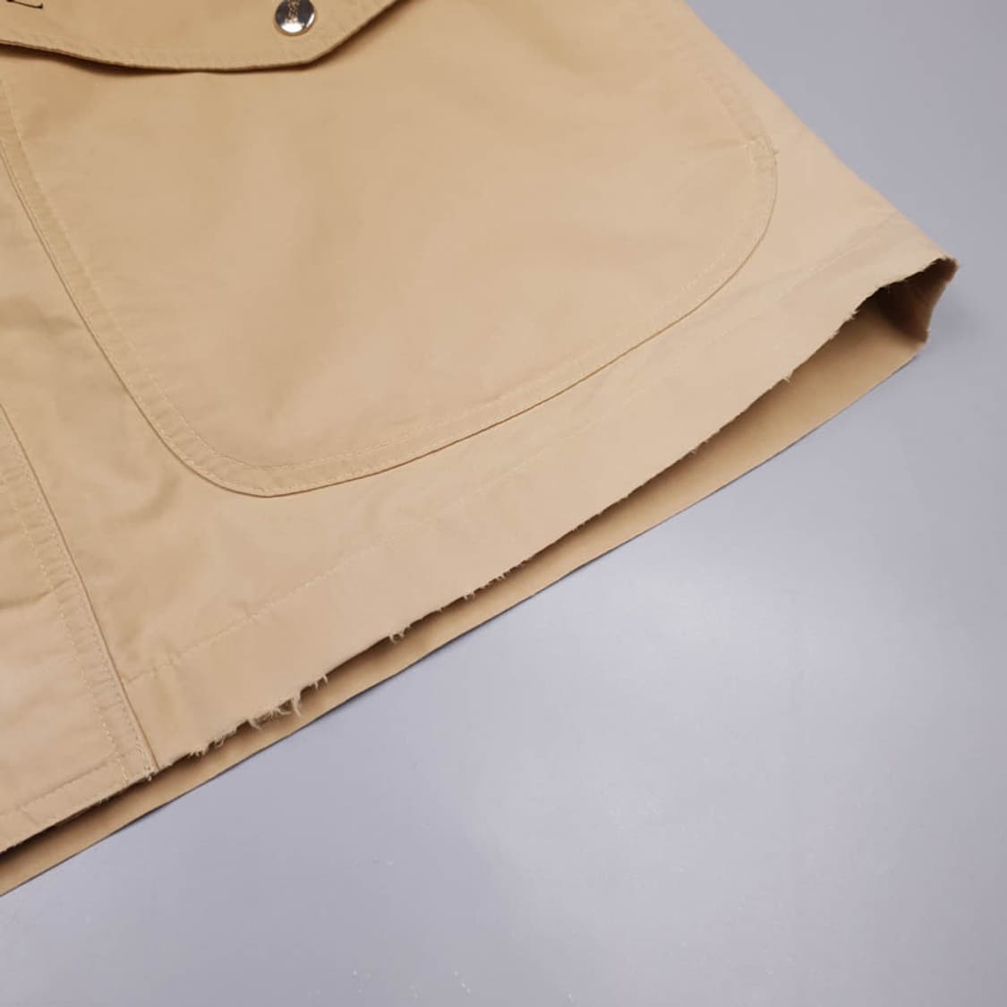 입생로랑 YSL 베이지 포켓 자수로고 히든후드 스윙톱  상품이미지7