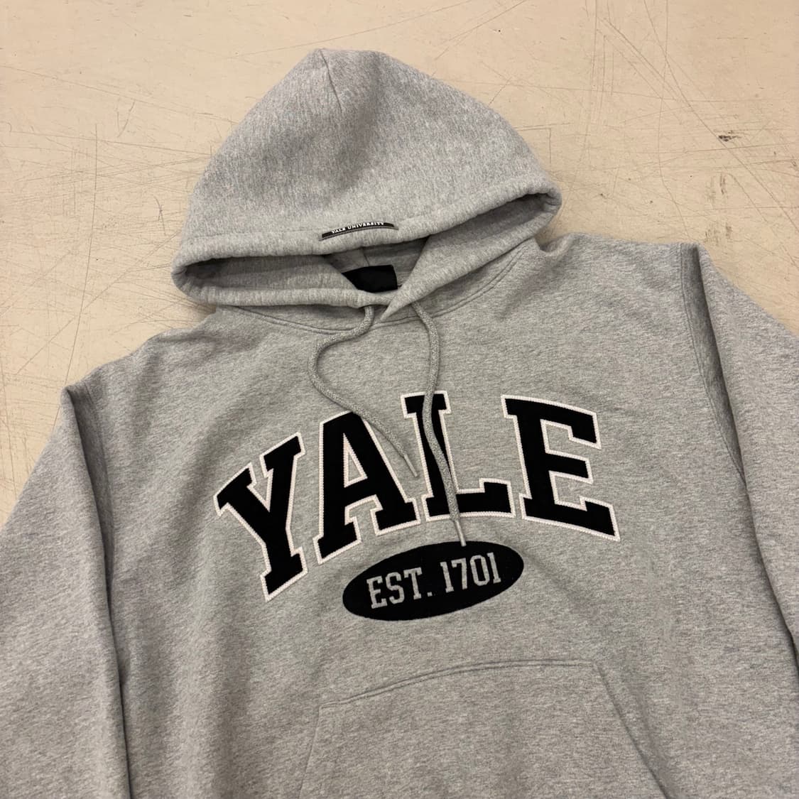 예일 빅로고 그레이 후드티 상품이미지2