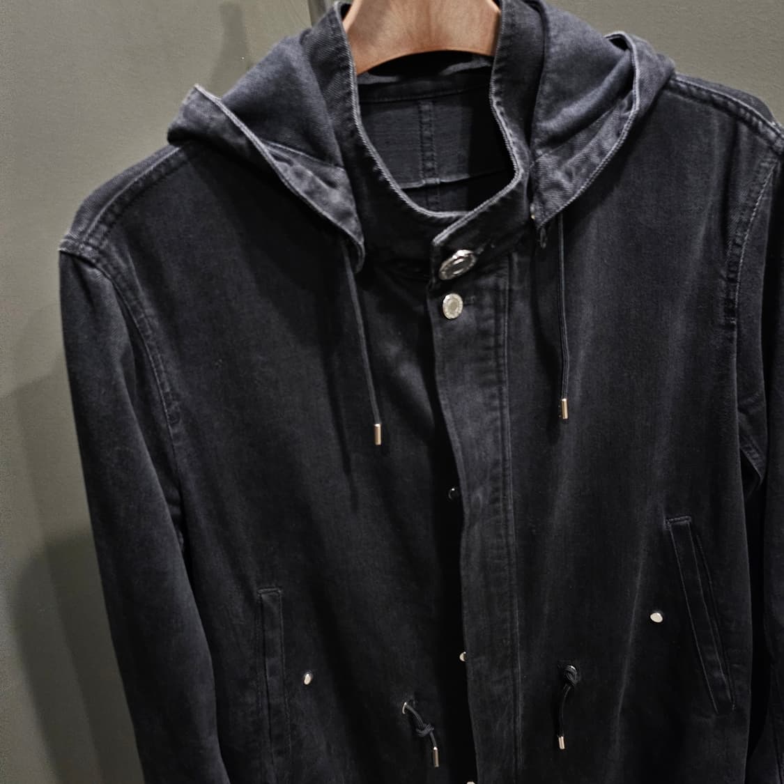 지방시 후드 데님 워싱 버튼 코트 상품이미지3