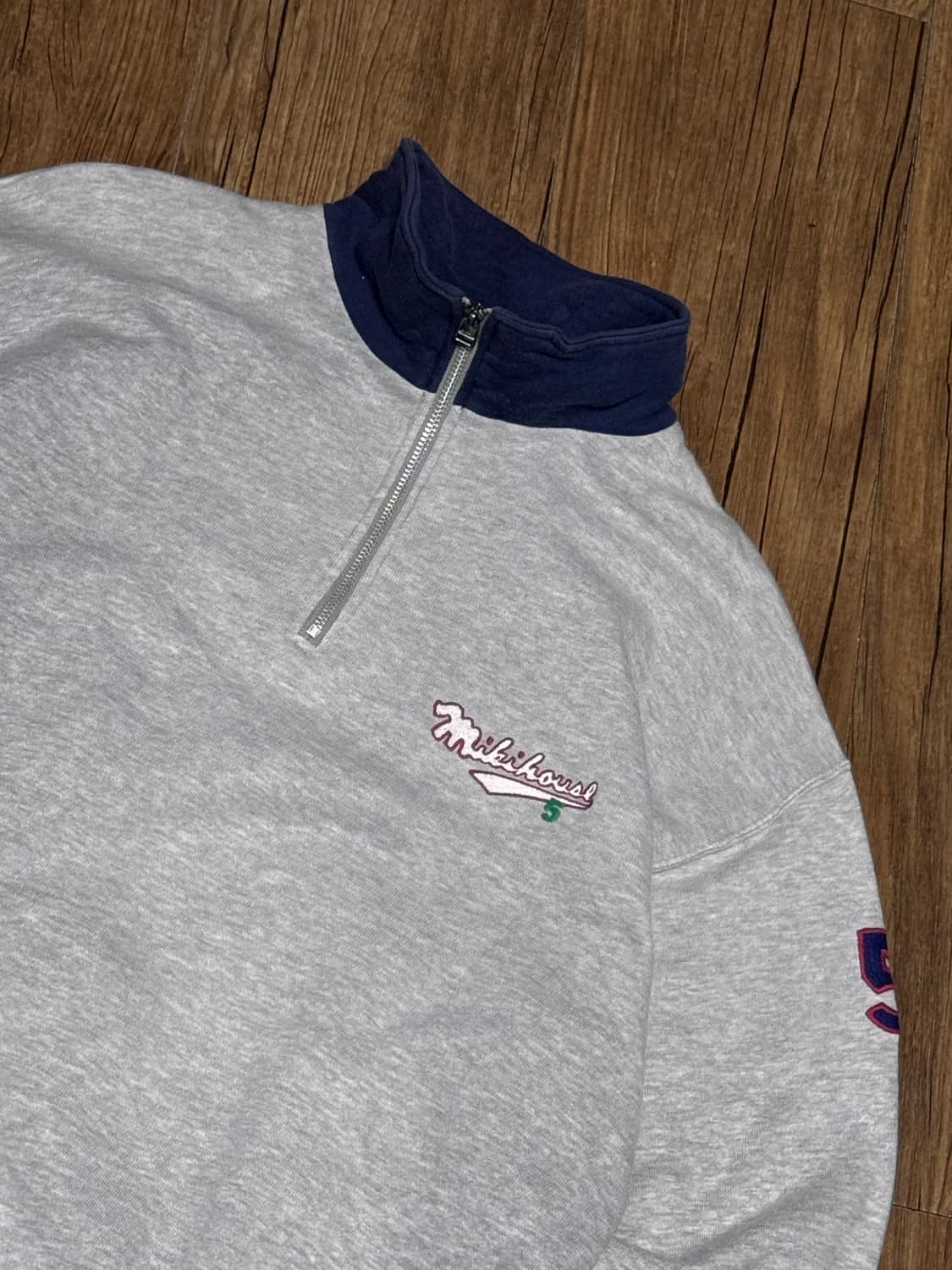 미키하우스 90s 빈티지 자수 반집업 맨투맨 상품이미지4