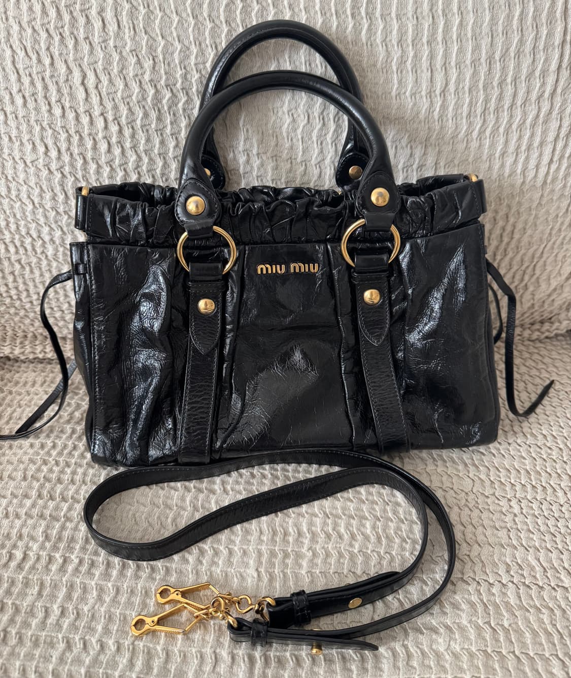 미우미우 비텔로 럭스 사첼백 토트백 숄더크로스백 상품이미지3
