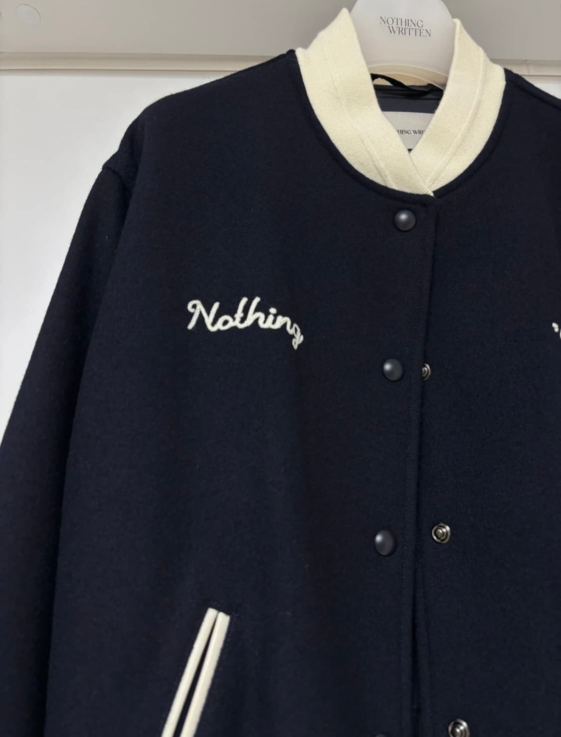 낫띵리튼 울 바시티 자켓 판매합니다. 상품이미지5