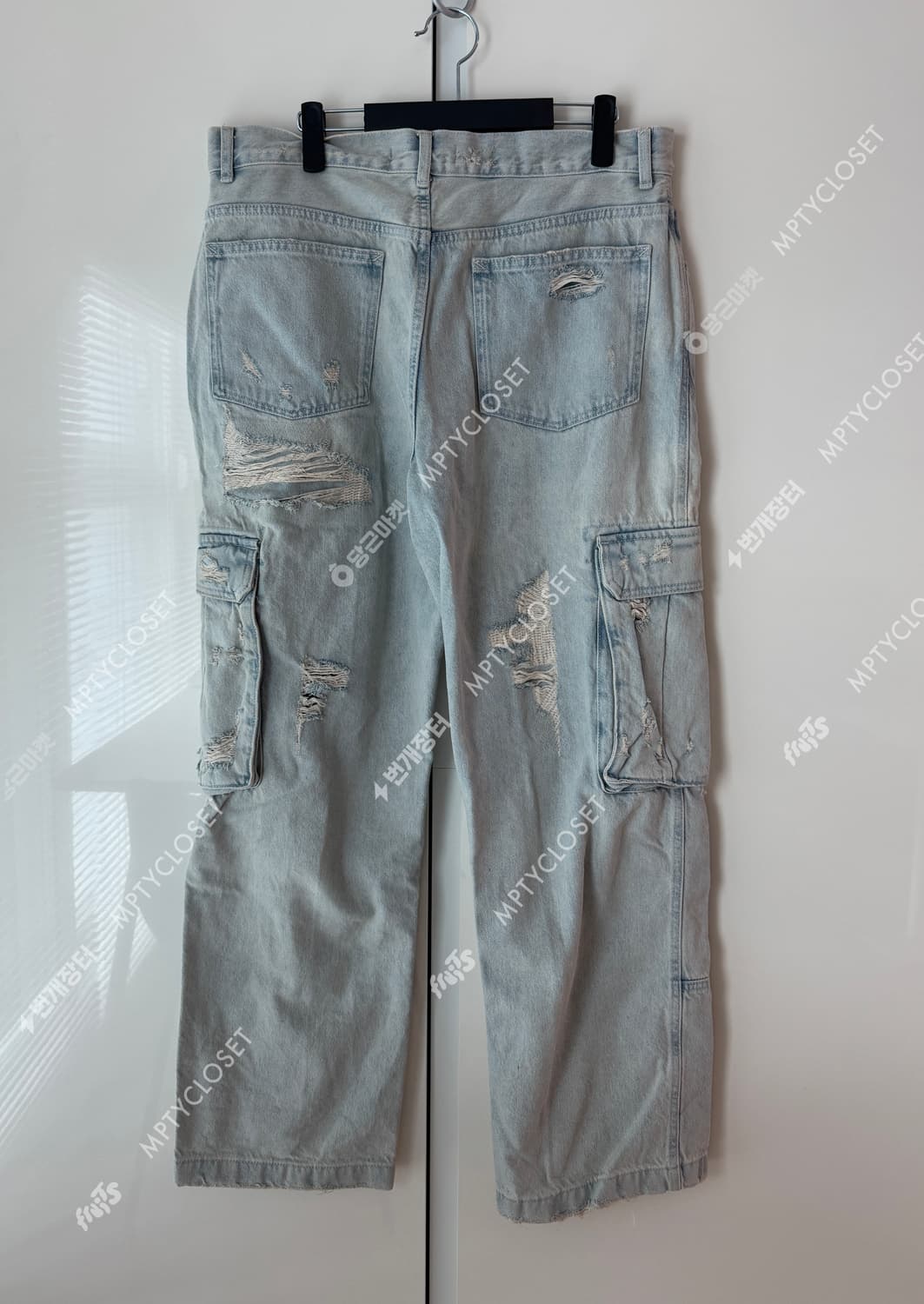 자라 디스트레스드 립드 연청 데님 카고 팬츠 상품이미지3