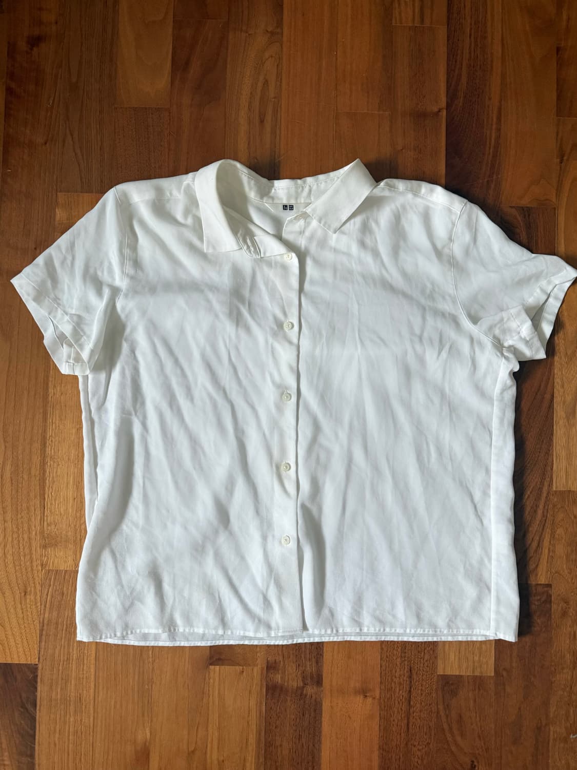 유니클로 반팔셔츠 상품이미지1