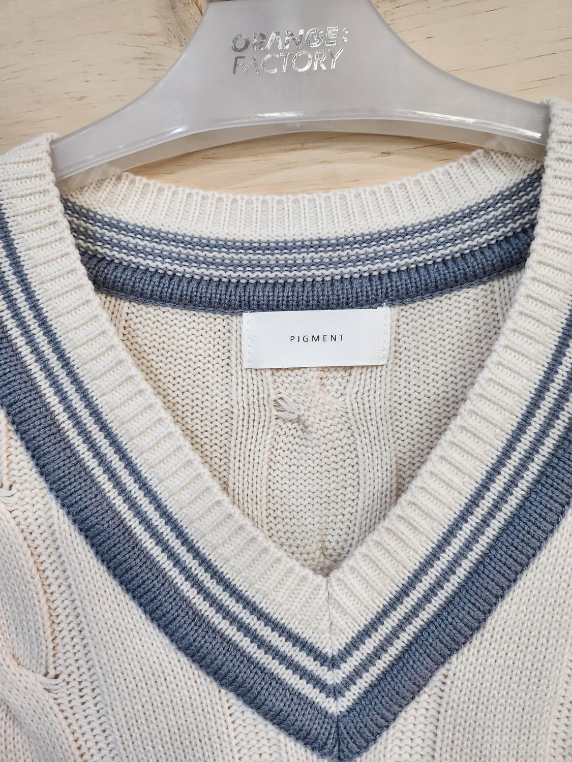 1053) 피그먼트 꽈배기 니트 조끼 상품이미지3