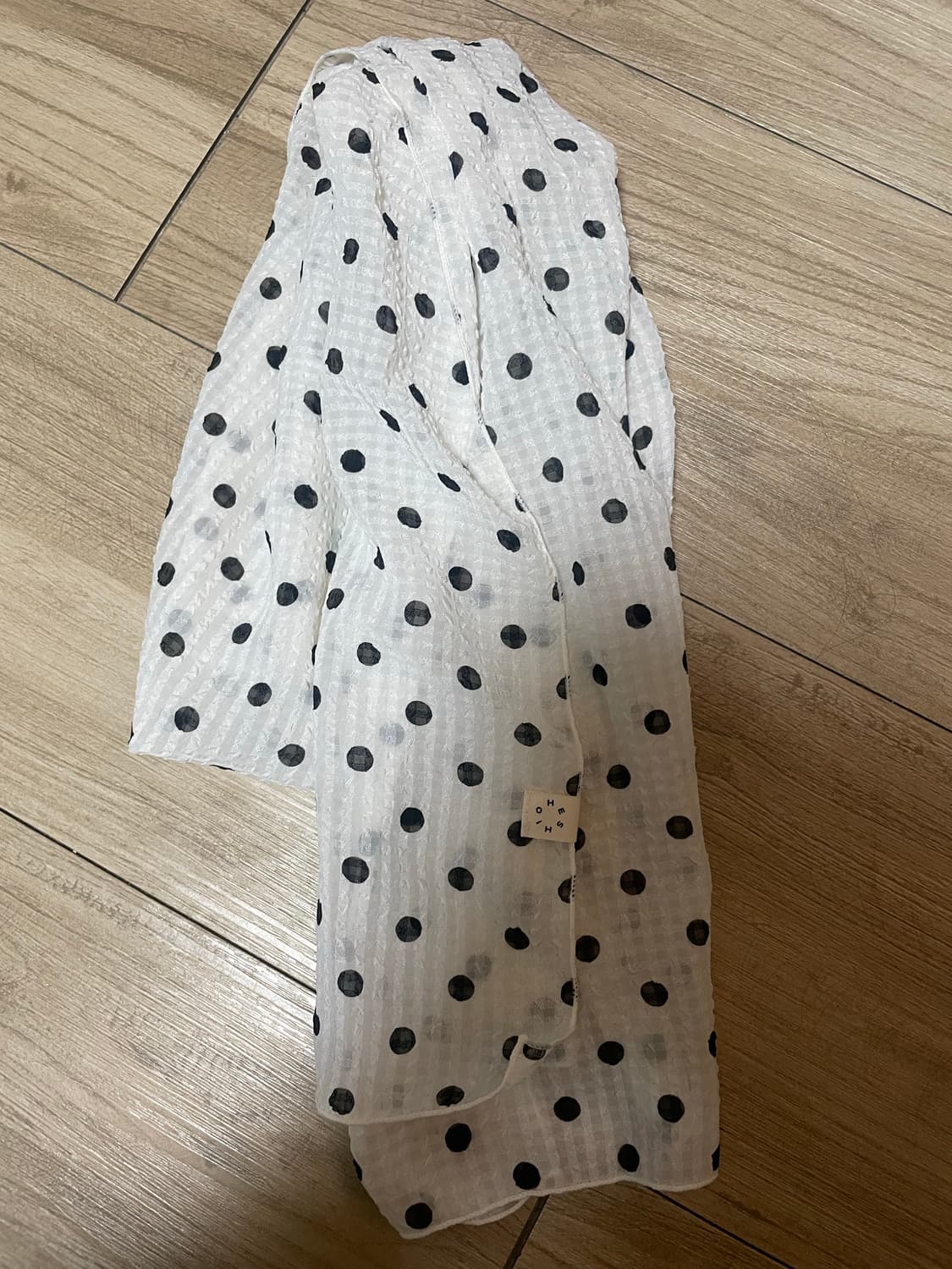 오헤시오 도트 쉬어 스카프 머플러 화이트 상품이미지3