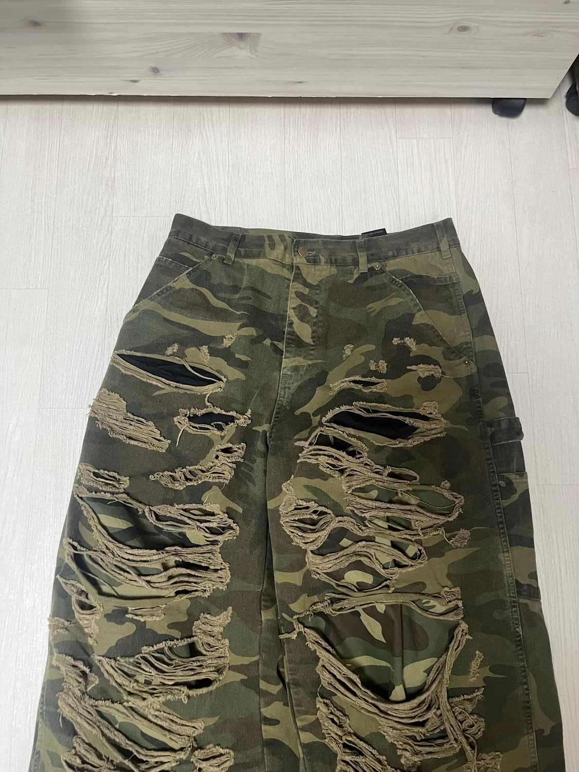 에모스탠스클럽 카모 디스트레스드 팬츠 1사이즈 상품이미지3