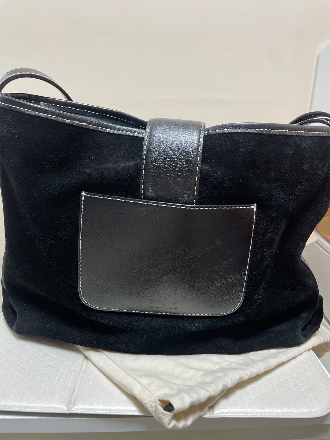 옴니포턴트 모멘텀 토트백 블랙 스웨이드 상품이미지2