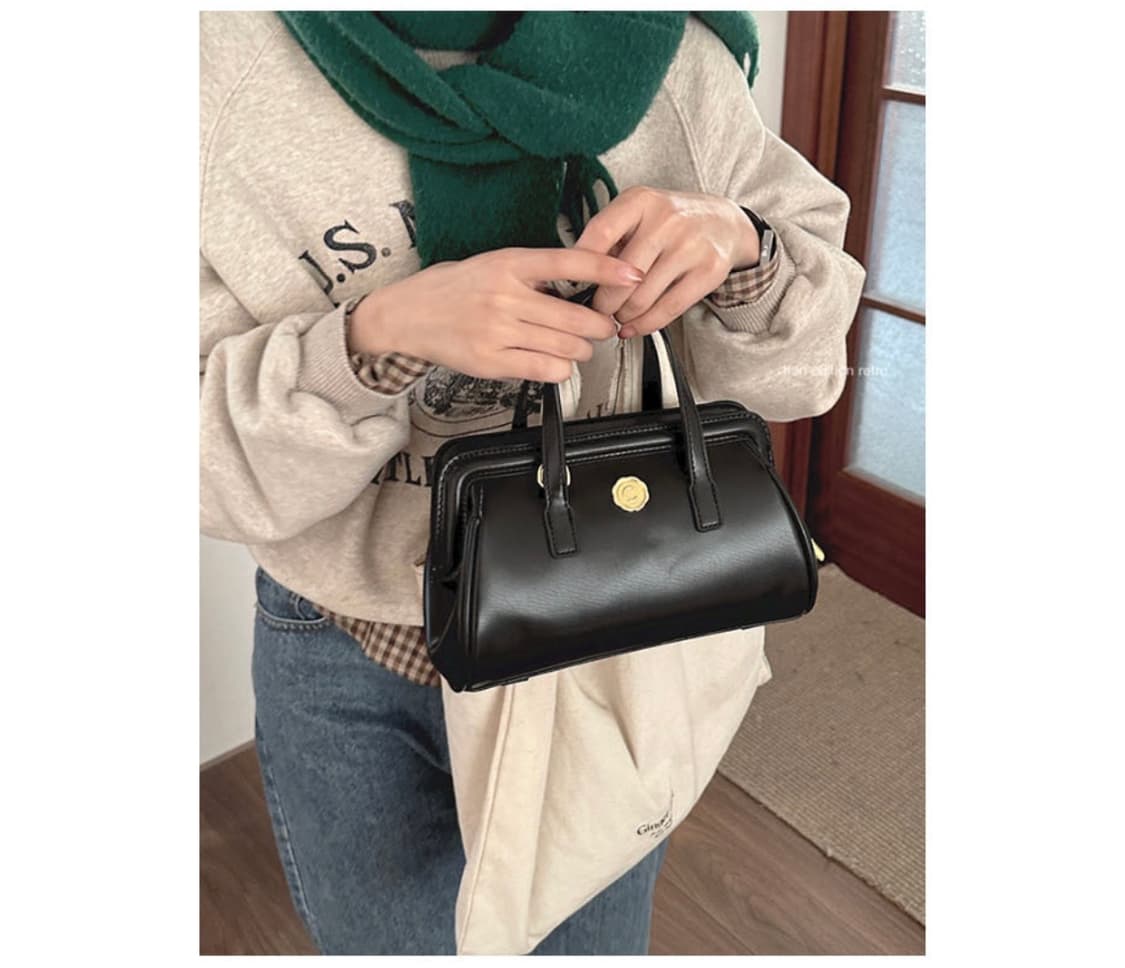 택포)새상품)금장 도트백 크로스백 상품이미지4