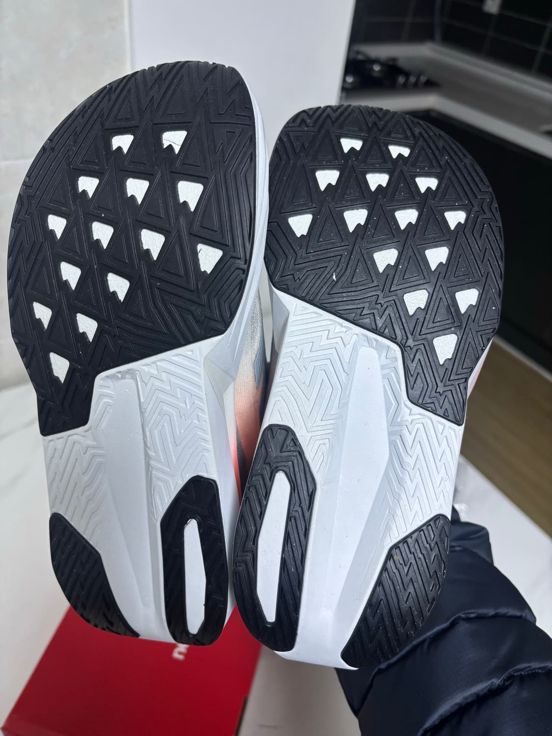 새상품 뉴발란스 REBEL V5 265사이즈 정가 209,000원 상품이미지5