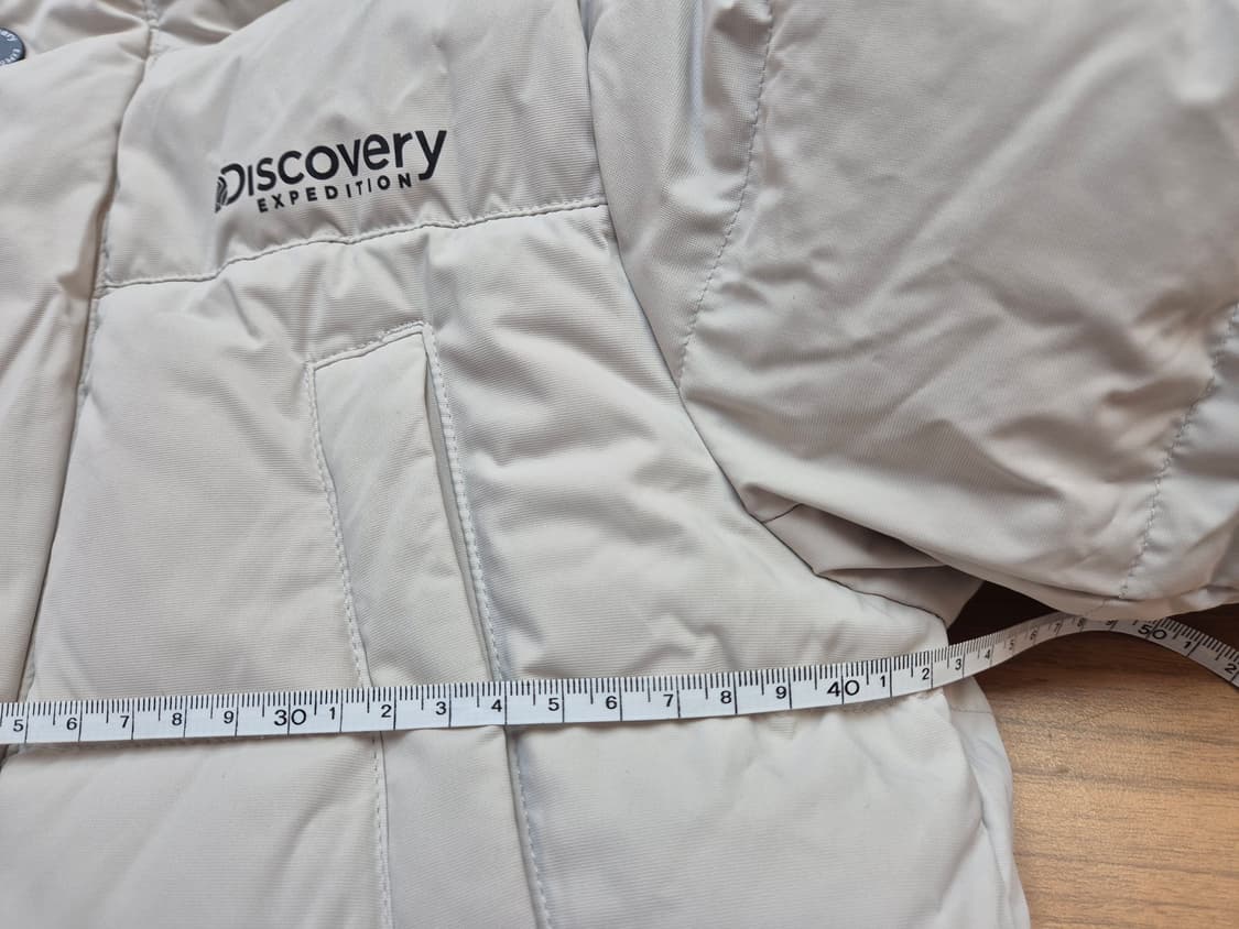 디스커버리 익스페디션 키즈 롱패딩 아이보리 색상입니다. 사이즈는 130입 상품이미지4