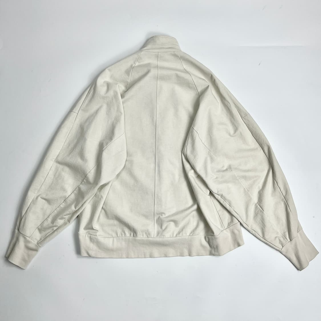 율리우스 비대칭 커버드넥 집업 자켓 상품이미지8