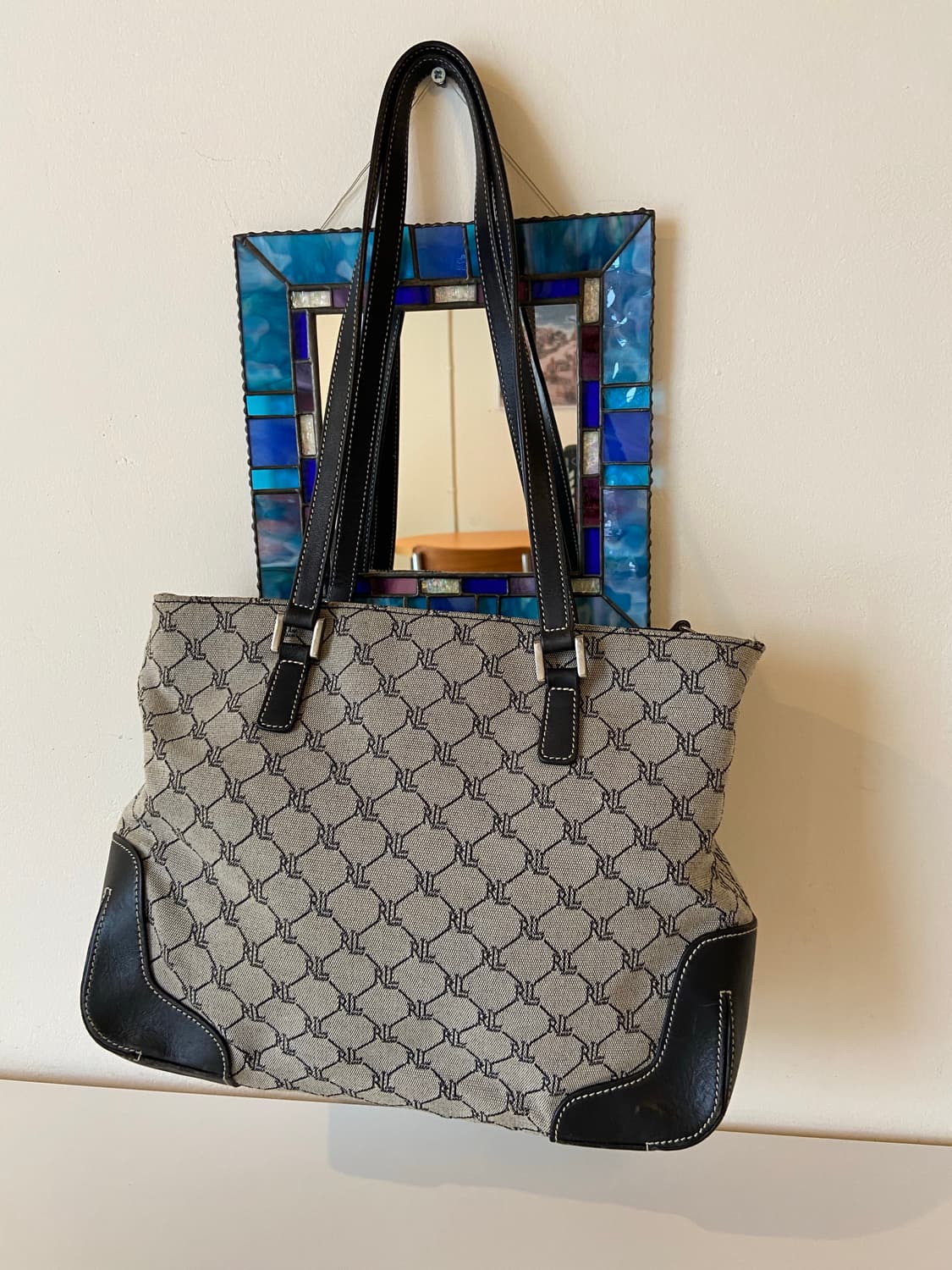 랄프로렌 모노그램 캔버스 토트백 상품이미지1