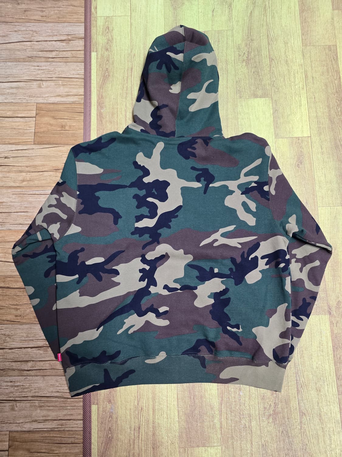 슈프림 스몰 박스 집업 후드 스웨트셔츠 우드랜드 카모 - 24FW 상품이미지2