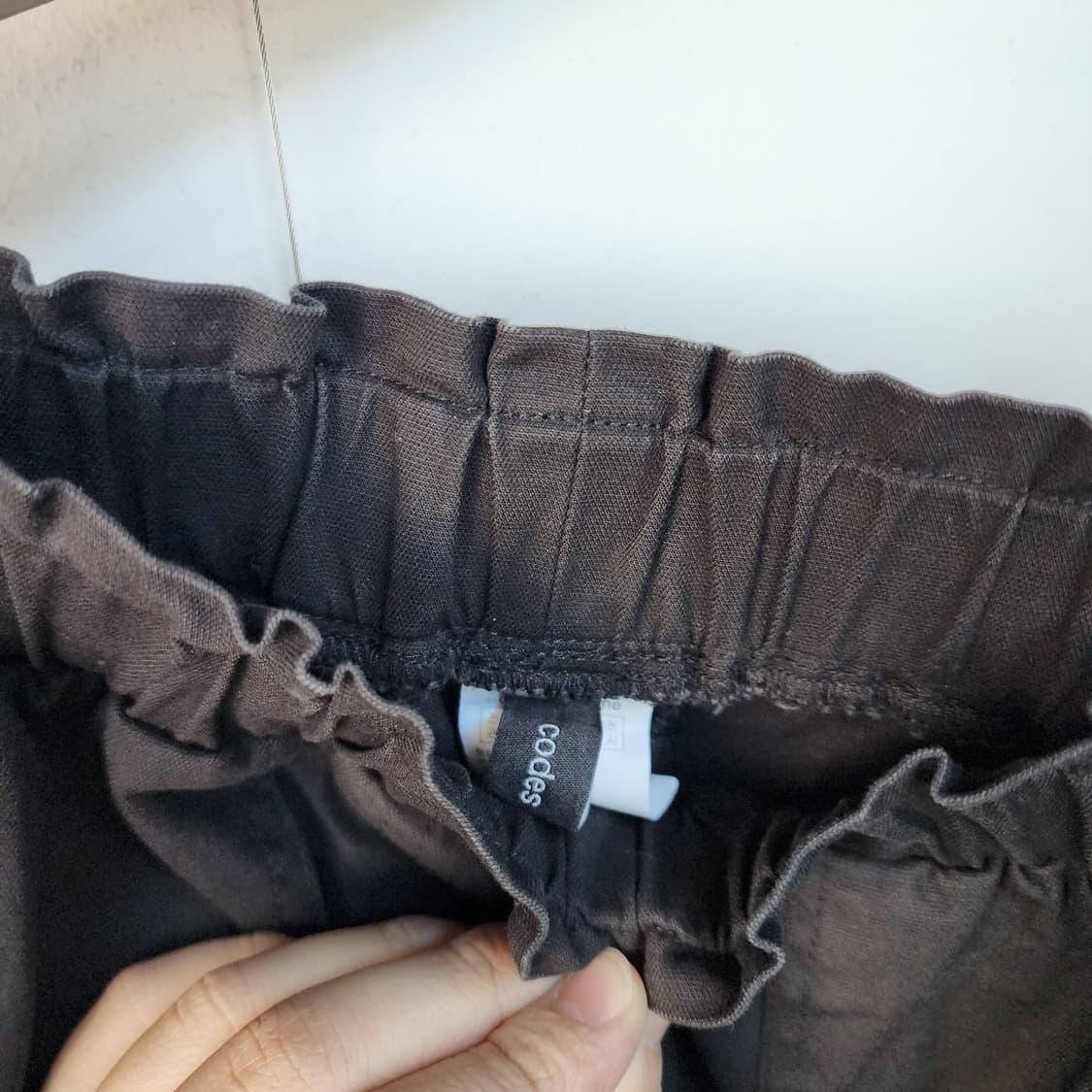 코데즈컴바인 검정색 와이드 밴딩 바지 상품이미지2