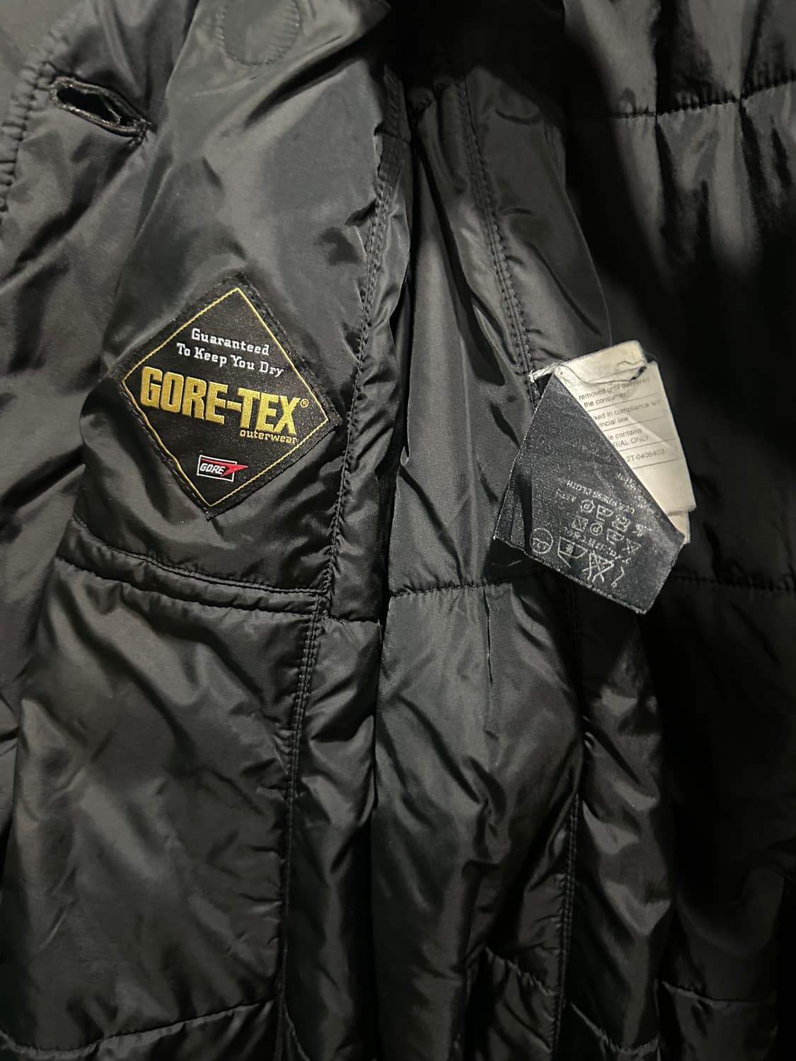 00s 프라다 고어텍스 아카이브 패딩 상품이미지6