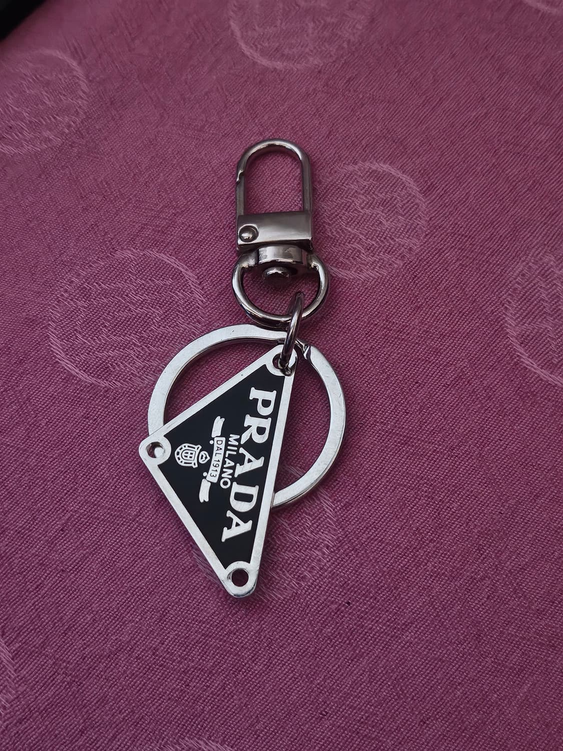 프라다 로고 정품 빈티지 업사이클링 키링 상품이미지1